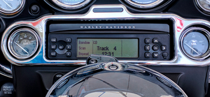 HARLEY HK RADIO REPLACEMENT WITH BLUETOOTH ADDED FOR 2006-2013 HARLEY STREETGLIDE/ULTRA/ROADGLIDE/CVO