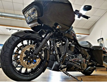 Load image into Gallery viewer, NATIVE 180mm Pitbull RUSH Front Tire Kit for 2014-19 HD touring with STOCK FORK LEGS
